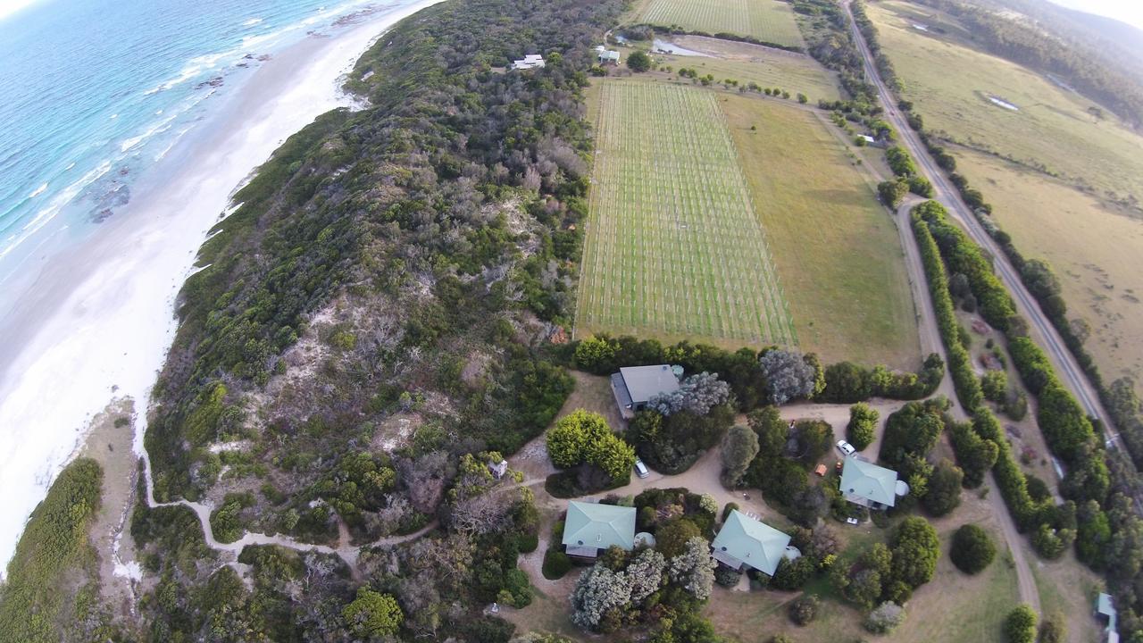 Sandpiper Ocean Cottages Bicheno Exterior photo